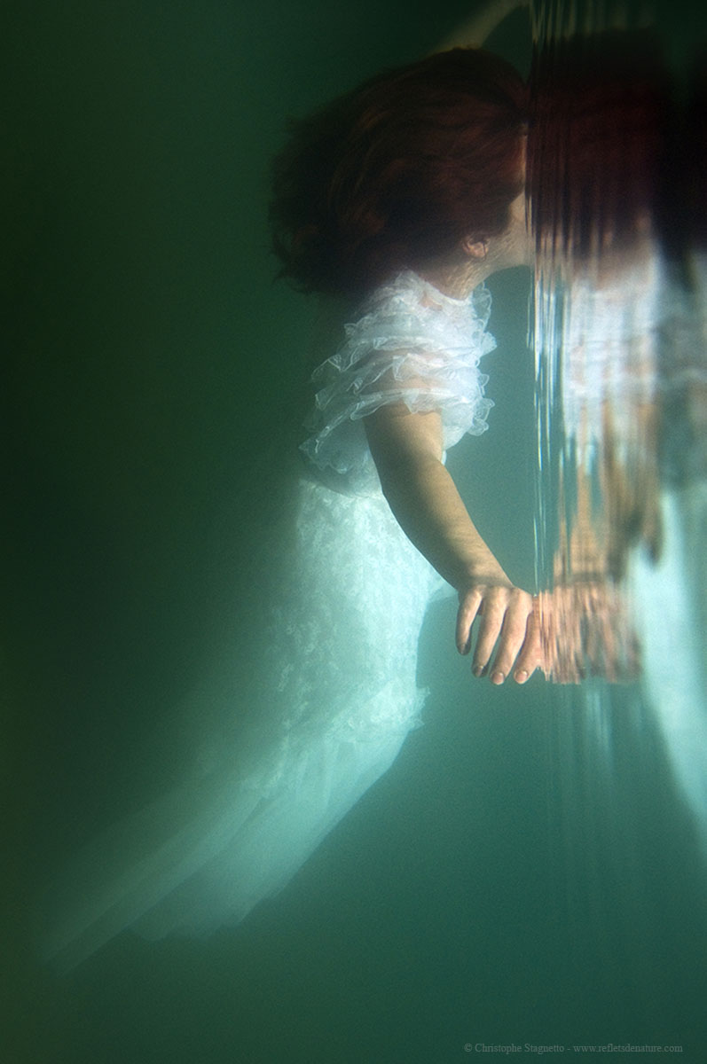 a dream underwater loading=